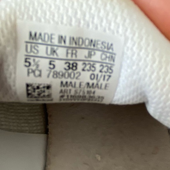 Adidas Stan Smiths unisex (W: 6.5 /M: 5.5) - Picture 8 of 9